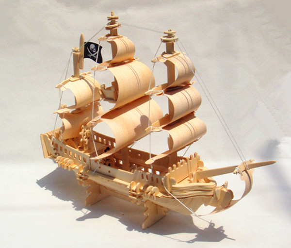 Mô hình gỗ tàu chiến